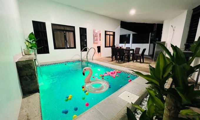 Clark House | 115 m² Bungalow ∙ 3 bedrooms ∙ 10 guests