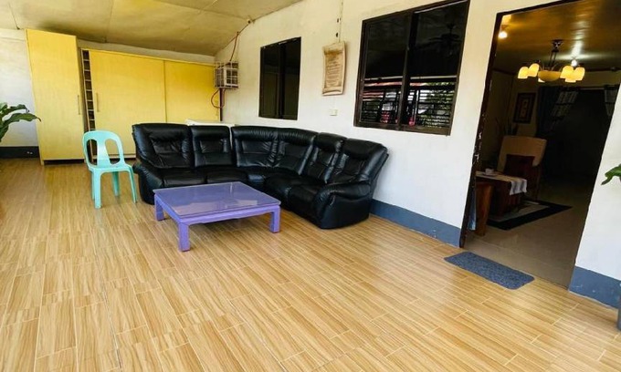 Tagum House | 120 m² Bungalow ∙ 3 bedrooms ∙ 10 guests