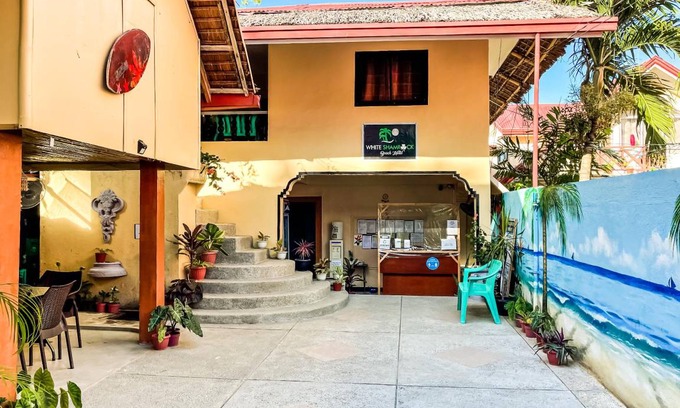 Boracay Island Hotel | 14 m² Hotel ∙ 9 guests