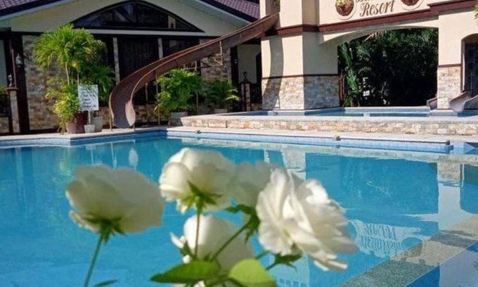 Bauang Resort | 220 m² Resort ∙ 27 guests