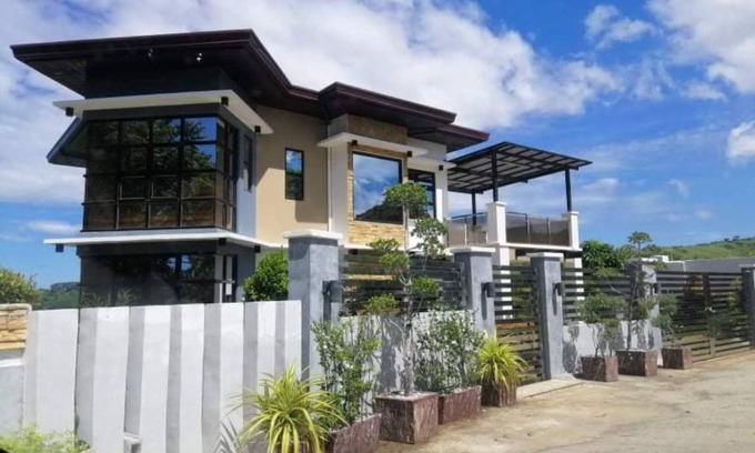 Metro Luzon Urban Beltway Villa | 235 m² Villa ∙ 2 bedrooms ∙ 10 guests