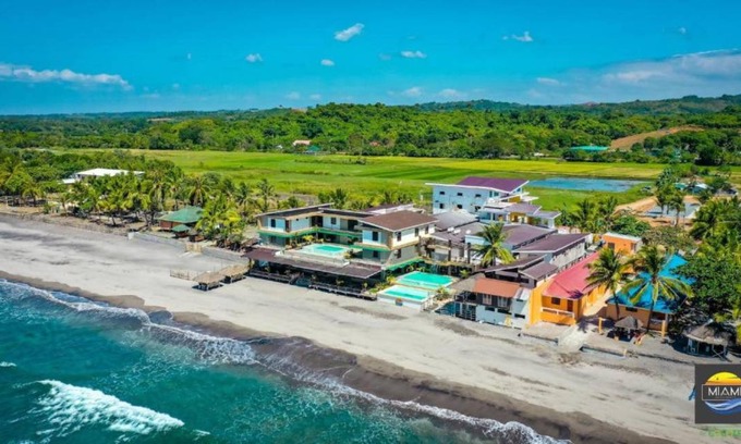 Morong Resort | 24 m² Resort ∙ 12 guests