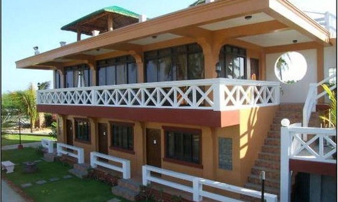 Bolinao Resort | 25 m² Resort ∙ 15 guests