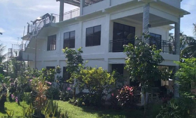 Catarman House | 250 m² House ∙ 3 bedrooms ∙ 10 guests