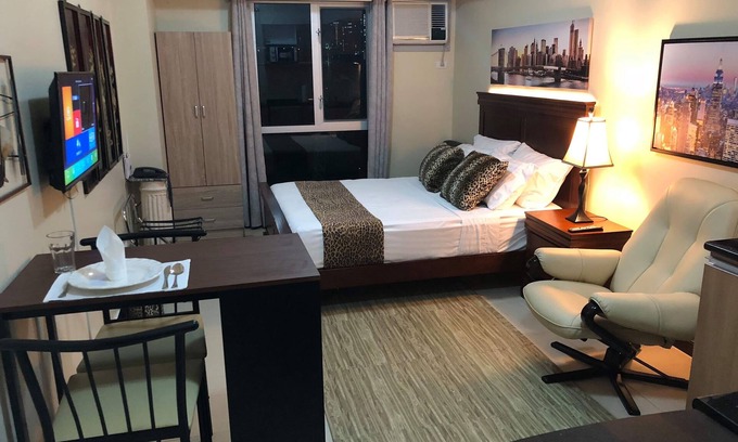 Cebu Apartment | 27th Flr Condo 2 w/WIFI @ IT Park Avida Riala Twrs