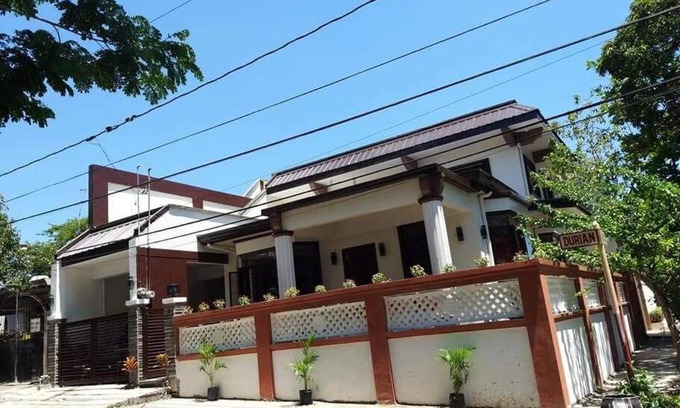 Alabang Apartment | 3-bedroom House in Muntinlupa City