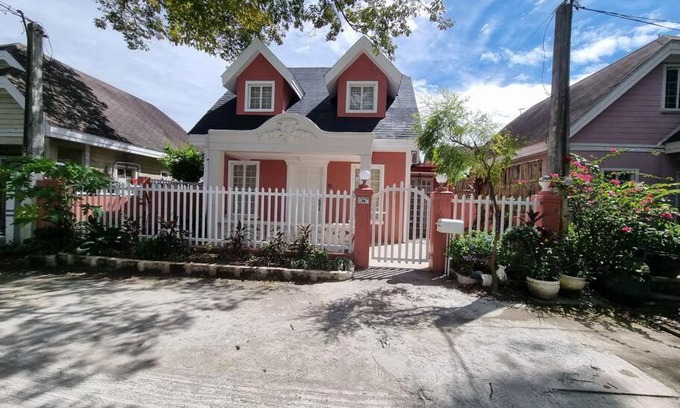 Santa Rosa House | #30 Bel Air House by Red Door House Rental