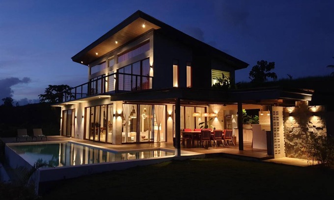 General Luna Hotel | 300 m² Hotel ∙ 2 bedrooms ∙ 8 guests