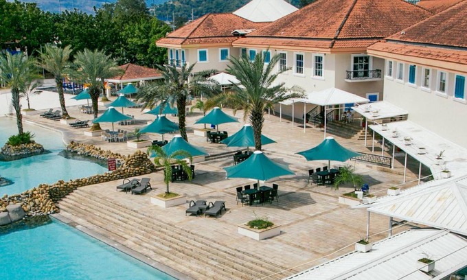 Olongapo Resort | 311 m² Resort ∙ 4 guests