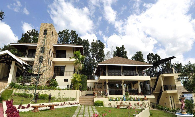 Bauan Resort | 36 m² Resort ∙ 12 guests