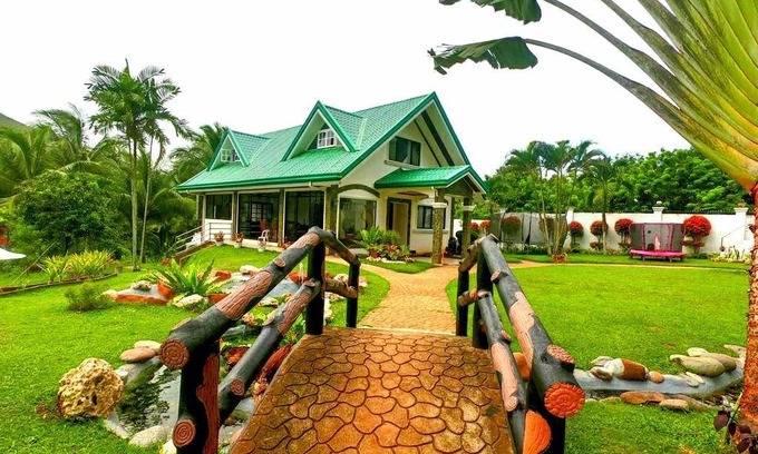 Lantapan House | 3875 m² House ∙ 2 bedrooms ∙ 10 guests