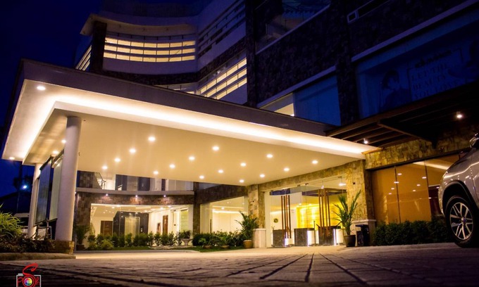 Calamba Hotel | 40 m² Hotel ∙ 5 guests