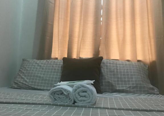Moonwalk Apartment | 402 madrid building kassel residences Parañaque