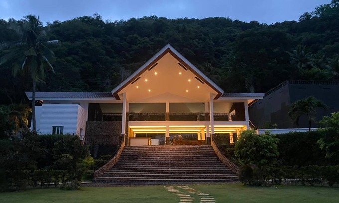 Mabini Hotel | 67 m² Hotel ∙ 4 guests