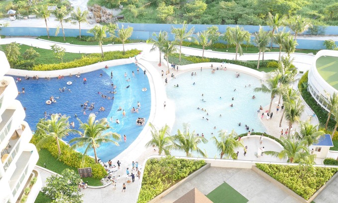 Bacolor Condo | 6pax Spacious condo unit and large balcony with PS5 @ Azure North Amenities View