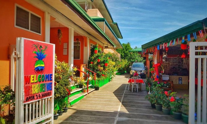 Puerto Galera Hotel | 70 m² Hotel ∙ 8 guests