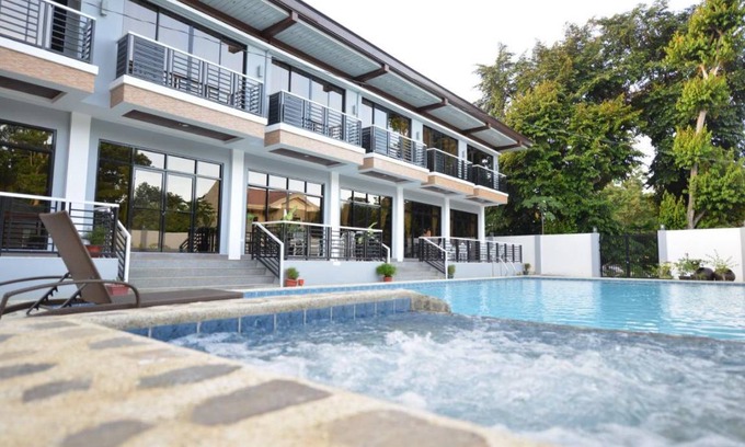 Tagbilaran Hotel | 75 m² Hotel ∙ 8 guests