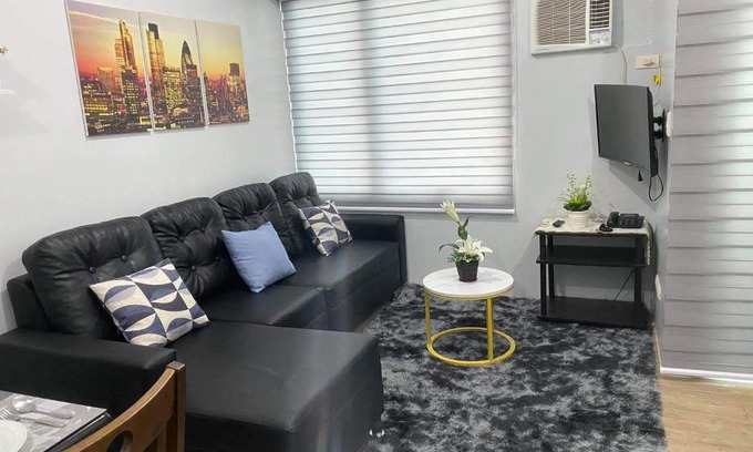 Muntinlupa Apartment | Affordable 1 bedroom unit for daily and long term with balcony, netflix, wifi and pool