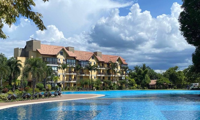 Anilao Apartment | Apartment ∙ 2 bedrooms ∙ 8 guests