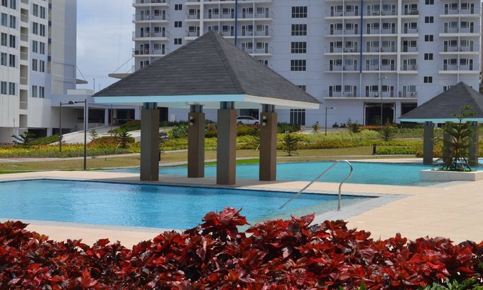 Taguig Apartment | Blowing in the Wind Taal Lake View - 1 Bedroom Apartment with Balcony