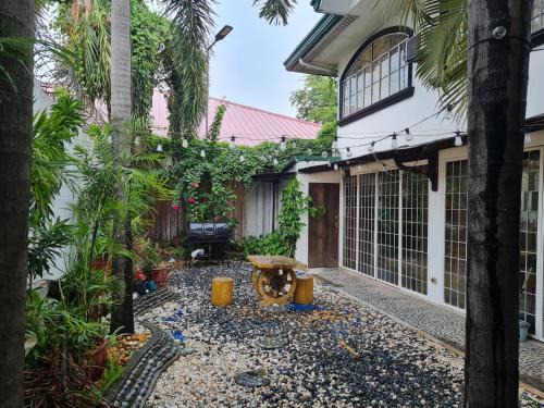 Angeles City Hotel | Casa Eliana Garden Villa by SMS Hospitality