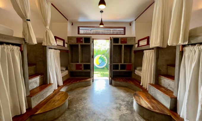 Basdiot Hostel | Chief Mau Moalboal Cebu