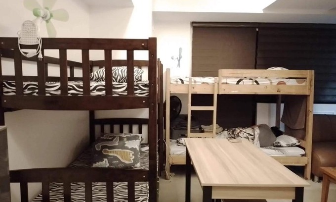 Wack-Wack Greenhills Hostel | Comfy Bunkbeds at BSA