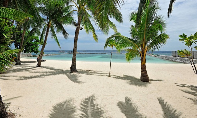 Maribago Resort | Costabella Tropical Beach Hotel