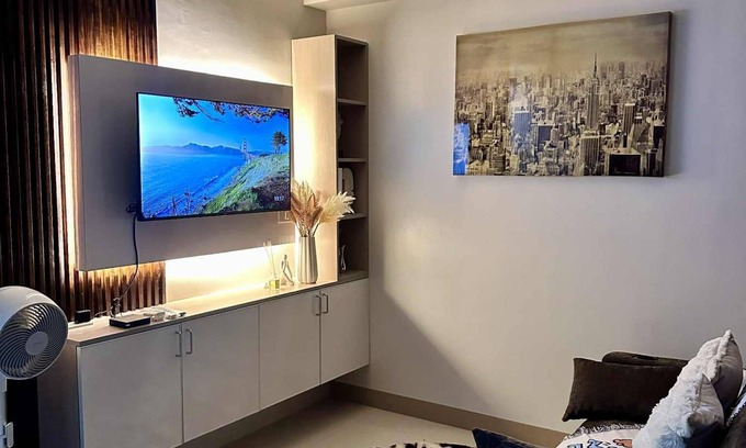 Iloilo Condo | Cozy 1-bedroom condo in marvelous Iloilo City with WiFi, AC