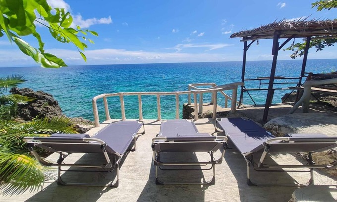 San Francisco House | Cozy 3 Bedroom House with exclusive beach cliff swimming LittleParadise@Camotes