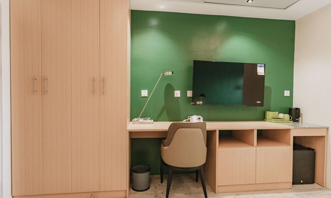 Cebu Apartment | Cozy apartment in Metro Cebu City with AC, WiFi, fitness room @ Diane Residences