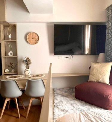 Guadalupe Apartment | Cozy Studio w Workspace