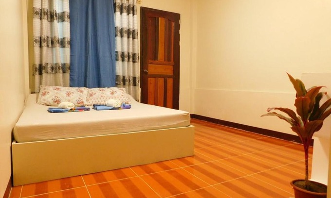 General Luna House | CUADRO INN