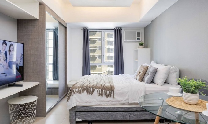 Cebu Apartment | Furnished Studio | Amenity View, WiFi, Netflix and Pool