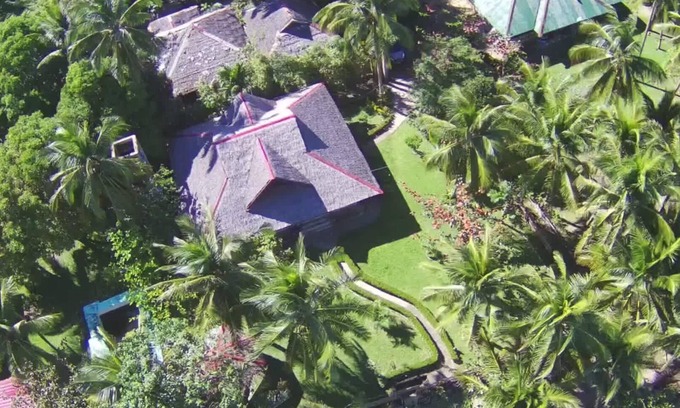 Cajidiocan House | Garden Beach House