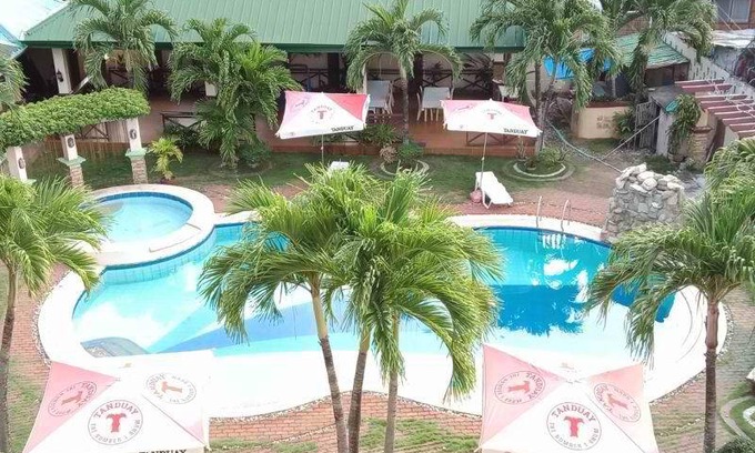 Puerto Galera Hotel | Hotel ∙ 6 guests