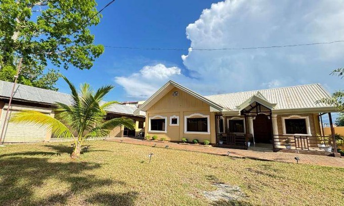 Dipolog House | House ∙ 3 bedrooms ∙ 8 guests