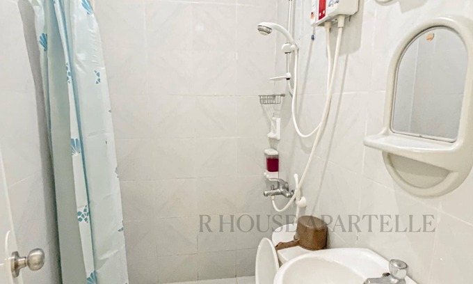 Manoc-Manoc Hostel | less than 2 minute walk in Boracay's famous white sand.