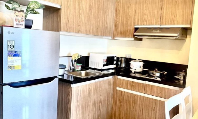 Pasay Condo | Levi & Moon's Chill with beautiful view