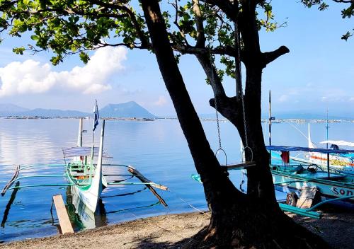 Talisay Hostel | Leynes Taal Lake Resort and Hostel