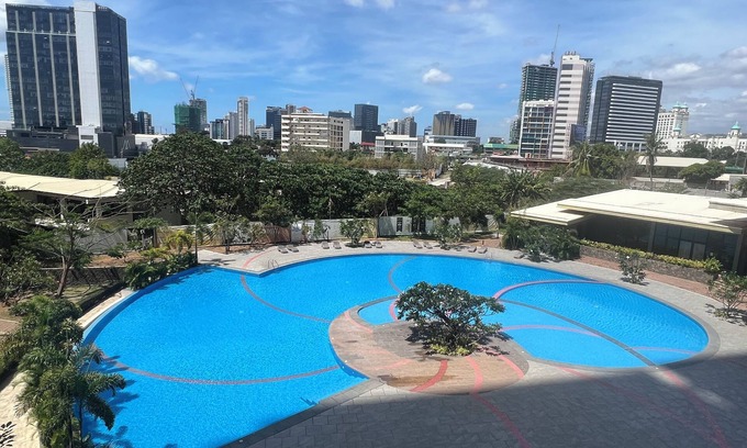 Cebu Condo | Luxury pet-friendly 1-bedroom condo in Cebu City with large balcony