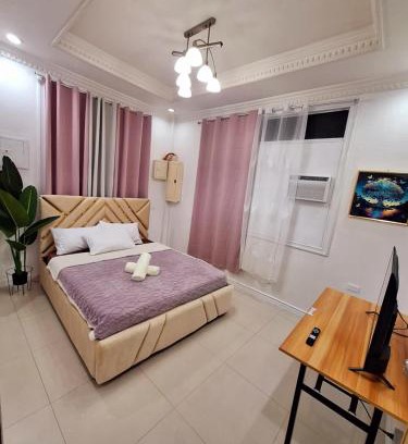 Poblacion District House | N3 Studio Room Apartment Transient House Ground Floor near Abreeza Mall, SPMC, SM Lanang, USEP