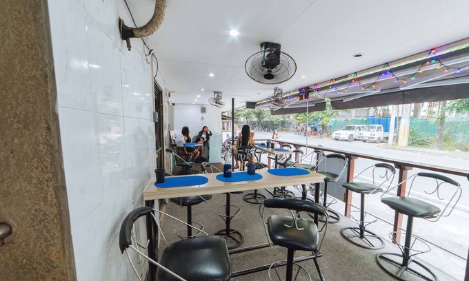 Balibago House | RedDoorz @ Clarkview 21st Street Angeles City