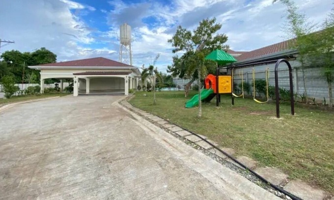 Dauis House | Royal Palms Tres, Palacios Grande ,Panglao Island