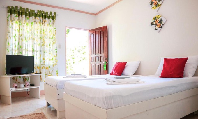 Tacloban Bed & Breakfast | RQS Hostel