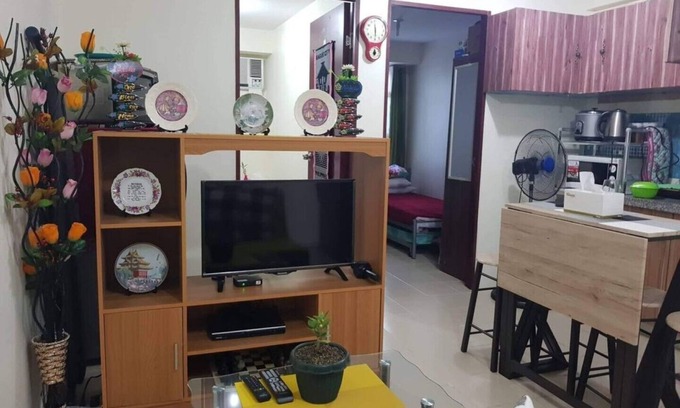 Tondo Hostel | SAMANAKAN's Condotel (Family room- NO breakfast) Unit #8