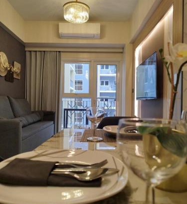 Tambo Apartment | Savvy Suites Combined 6BR near Okada