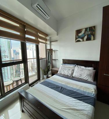 Legazpi Village Apartment | Serviced Apartment with great location and the best view plus Fast wifi