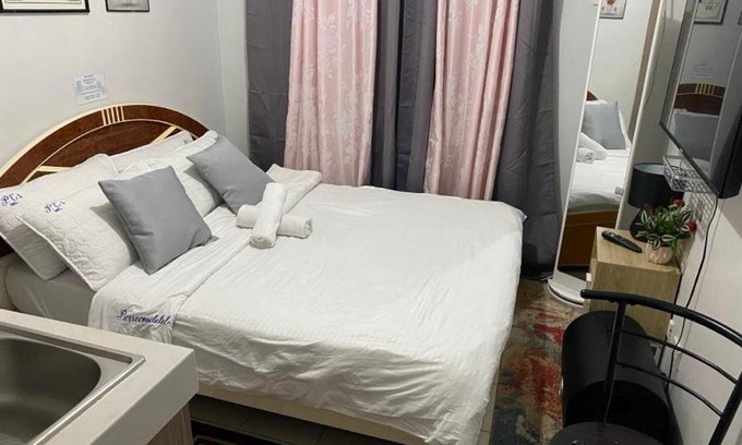 Malamig Apartment | Staycation room at Deca Homes Tower Mandaluyong