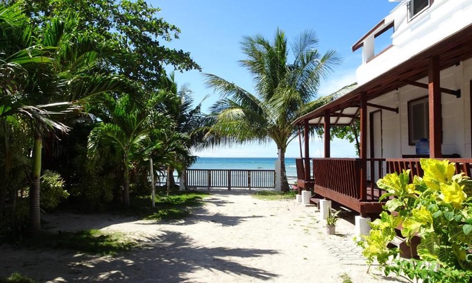 Logon Hostel | Threshershack Inn